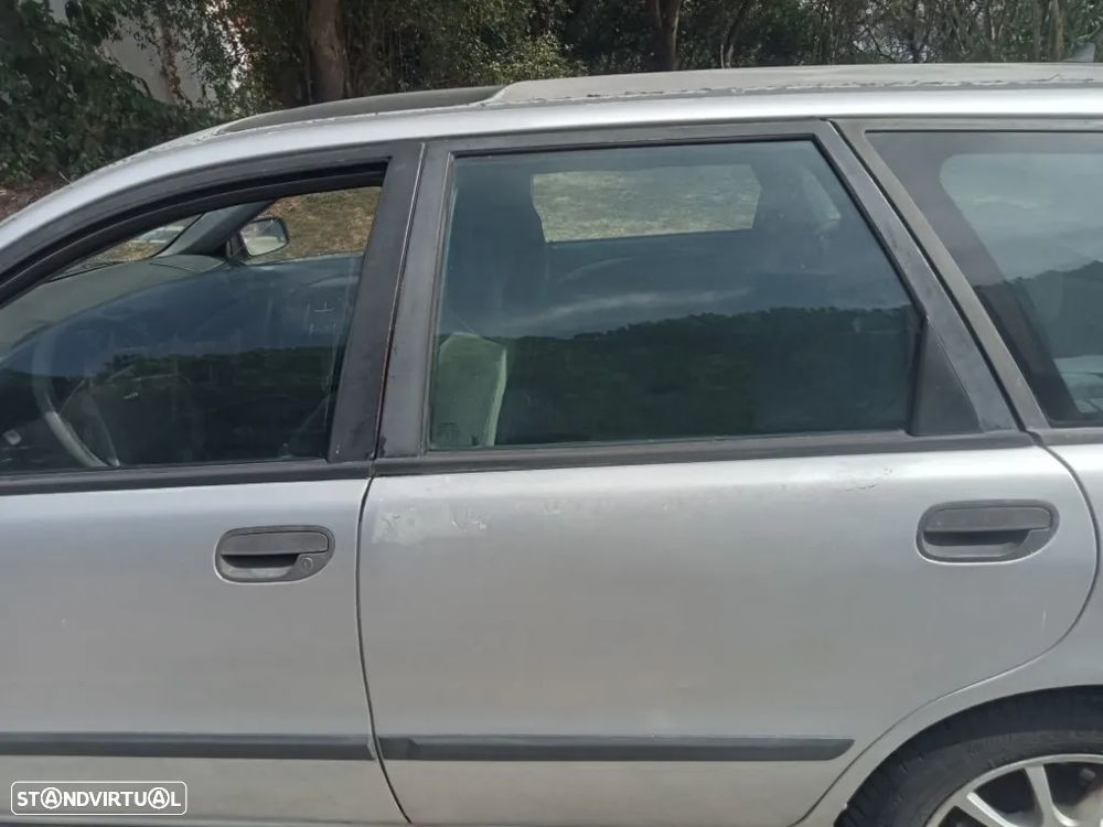 Volvo V40 1.6 - 18