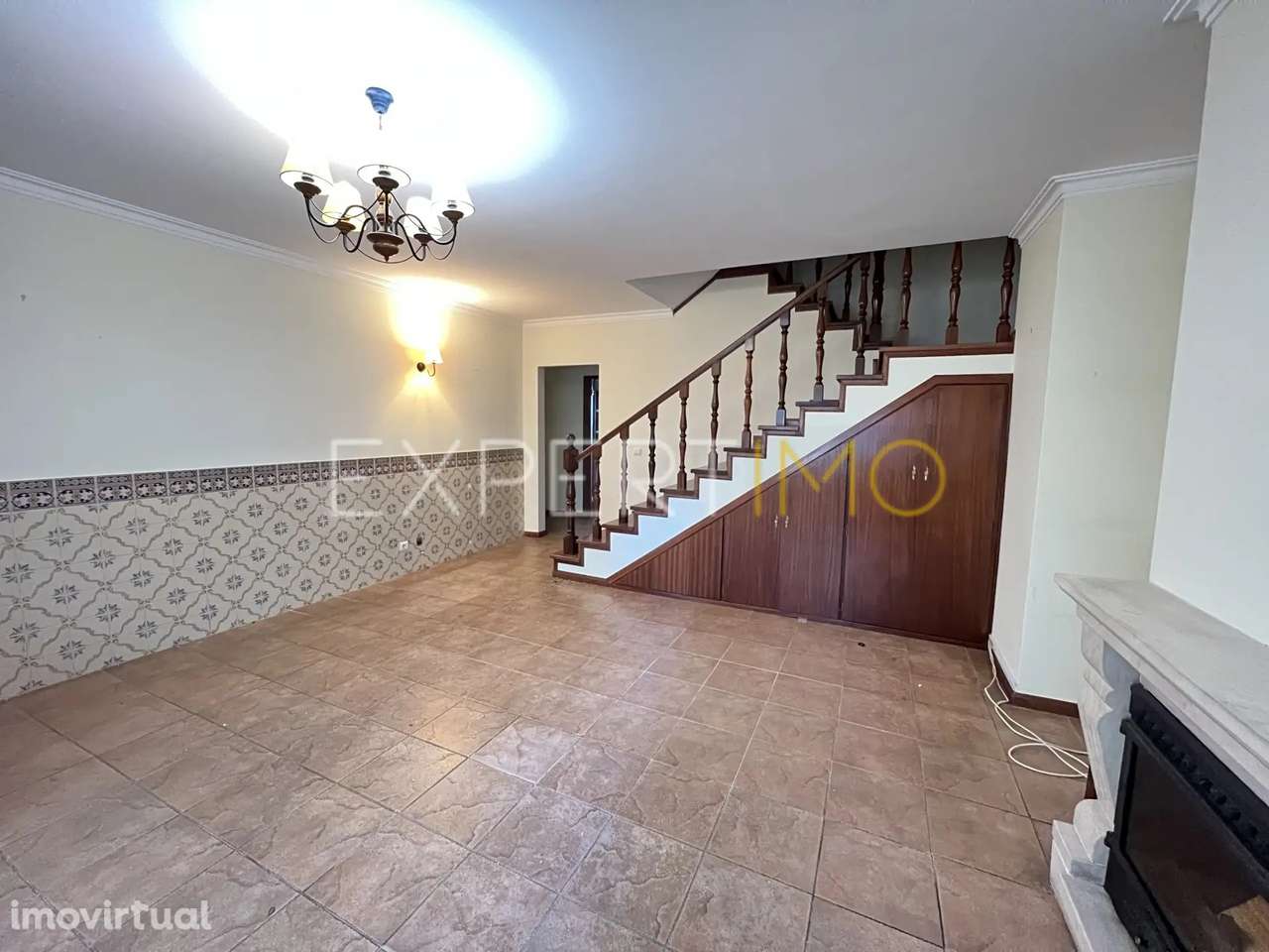 Moradia T4 com garagem, churrasqueira e sotão no centro da Mealhada - Grande imagem: 3/25