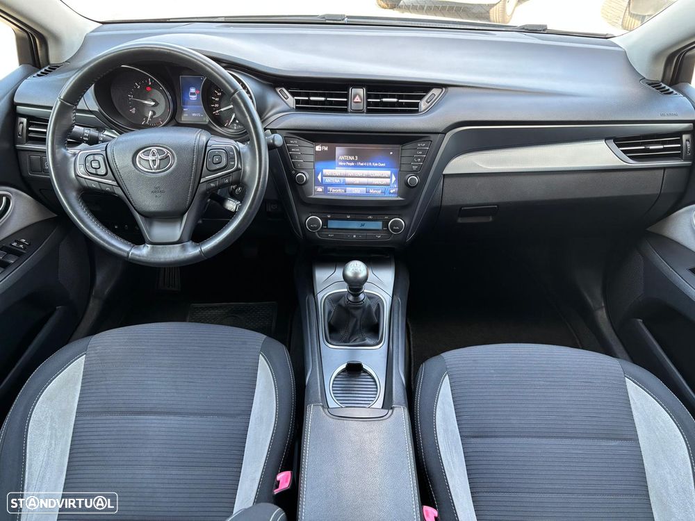 Toyota Avensis SD 2.0 D-4D Exclusive+GPS - 10