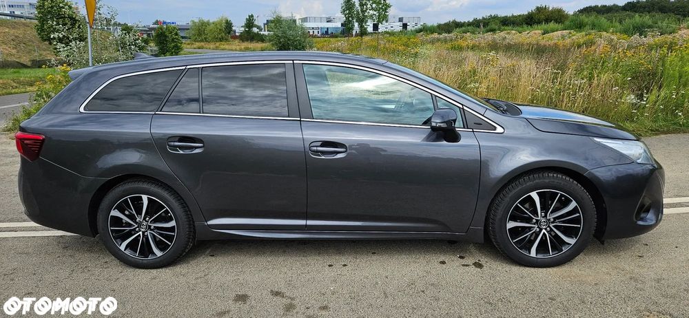 Toyota Avensis 1.8 Premium - 3