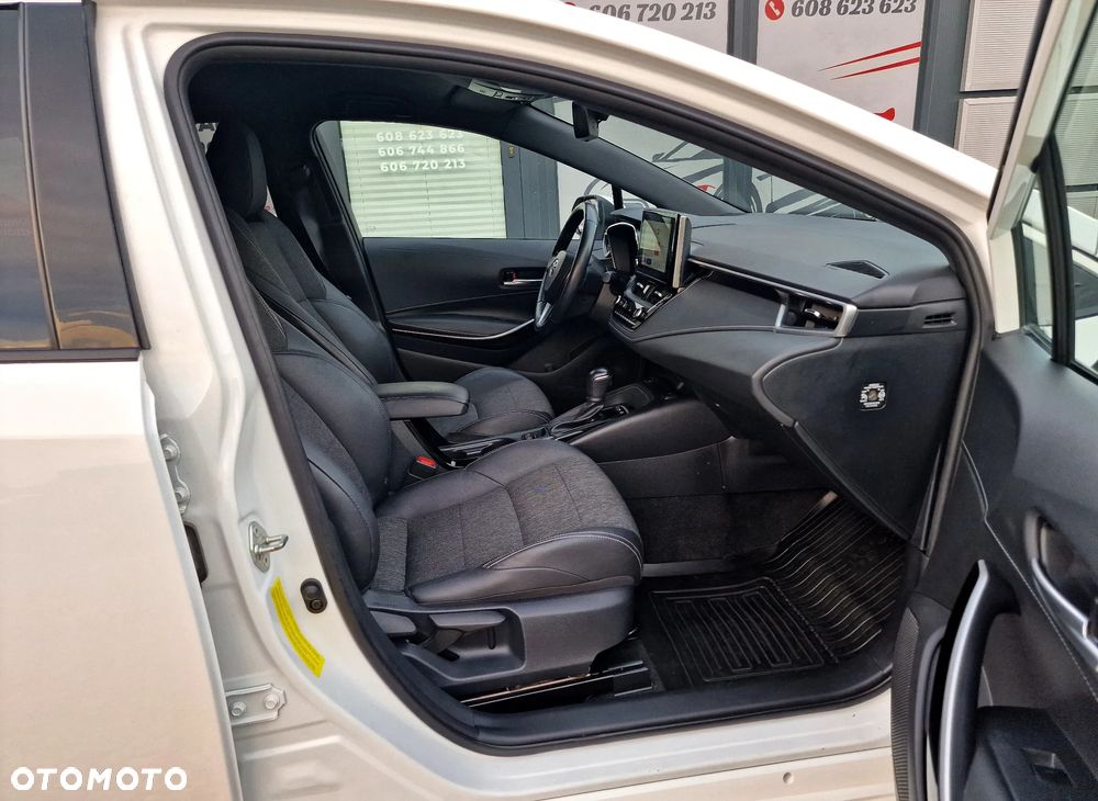 Toyota Corolla 1.8 Hybrid Selection - 34