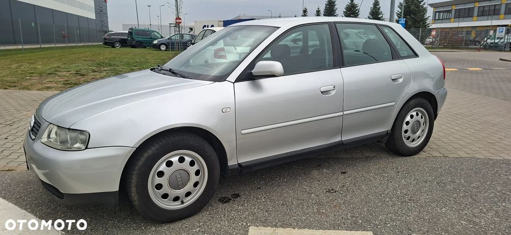 Audi A3 Sportback 1.6 Ambition - 12