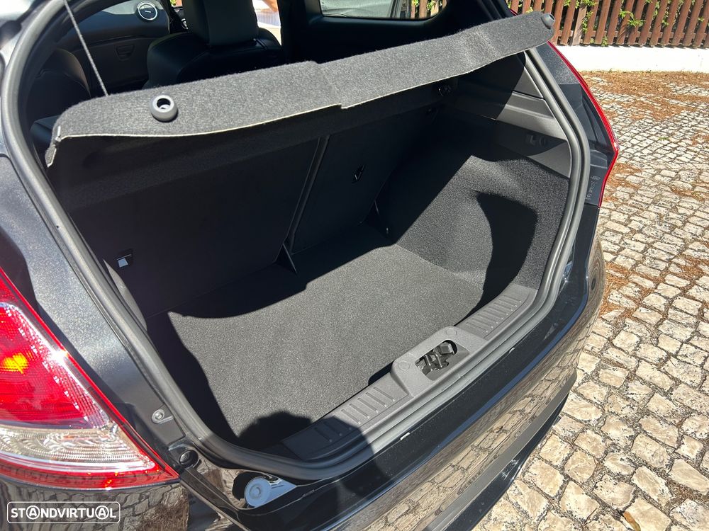 Ford Fiesta 1.6 T ST - 13
