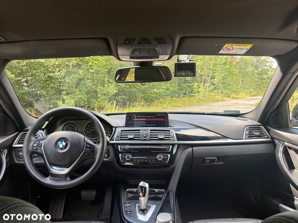 BMW Seria 3 320i xDrive Luxury Line - 13