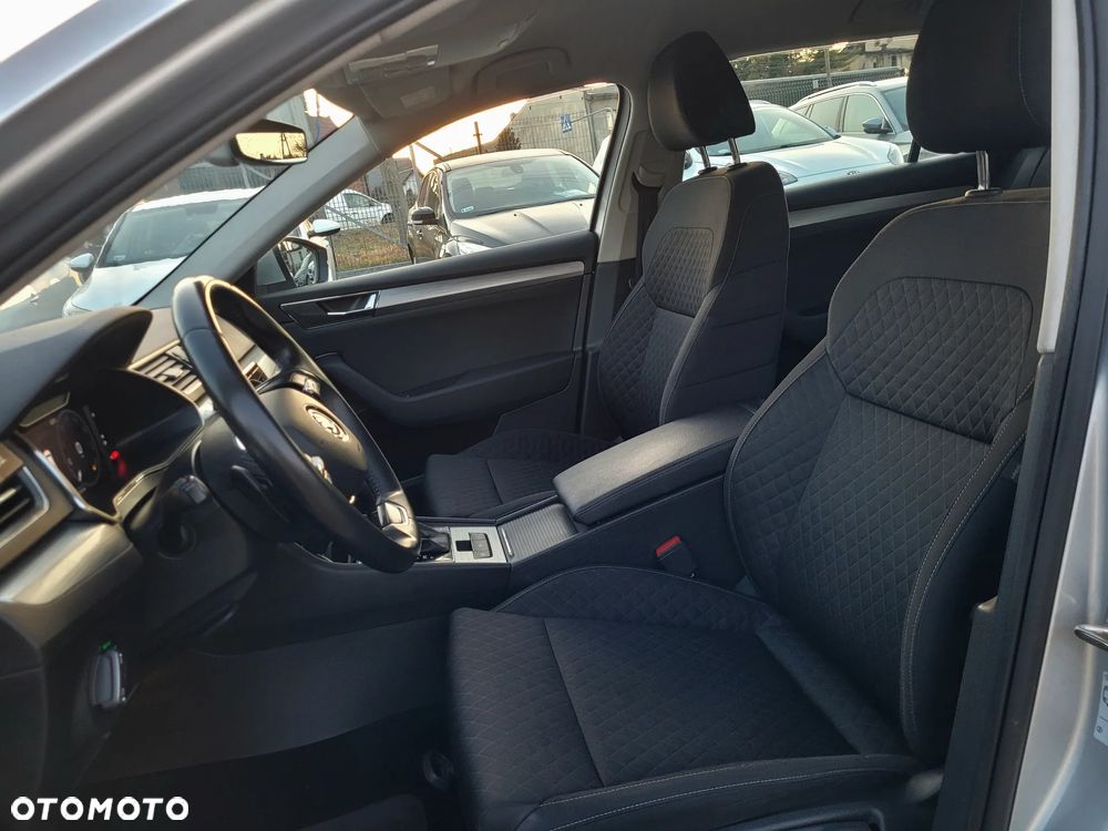 Skoda Superb 2.0 TDI SCR Ambition DSG - 7