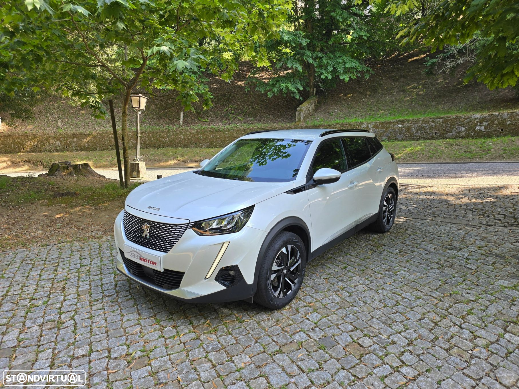 Peugeot e-2008 50 kWh Allure - 5