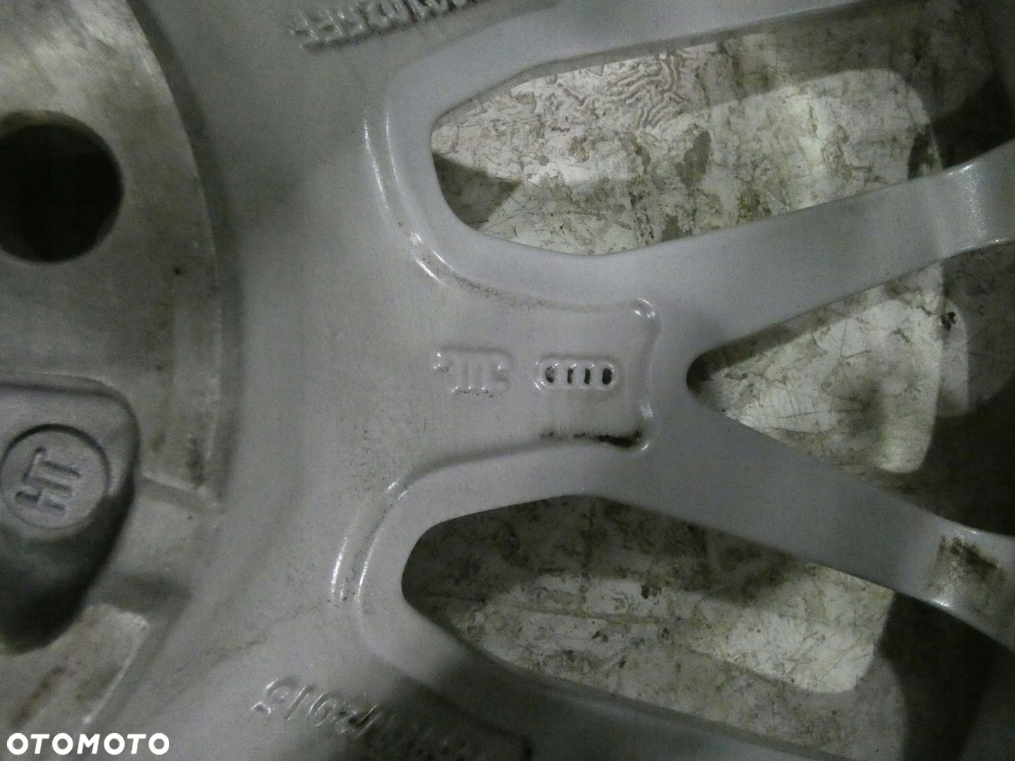 Audi aluminiowa felga 19 8V0601025FF - 4