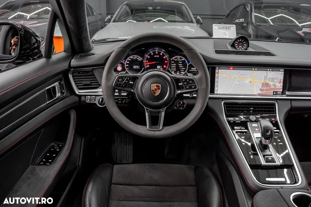 Porsche Panamera GTS - 9