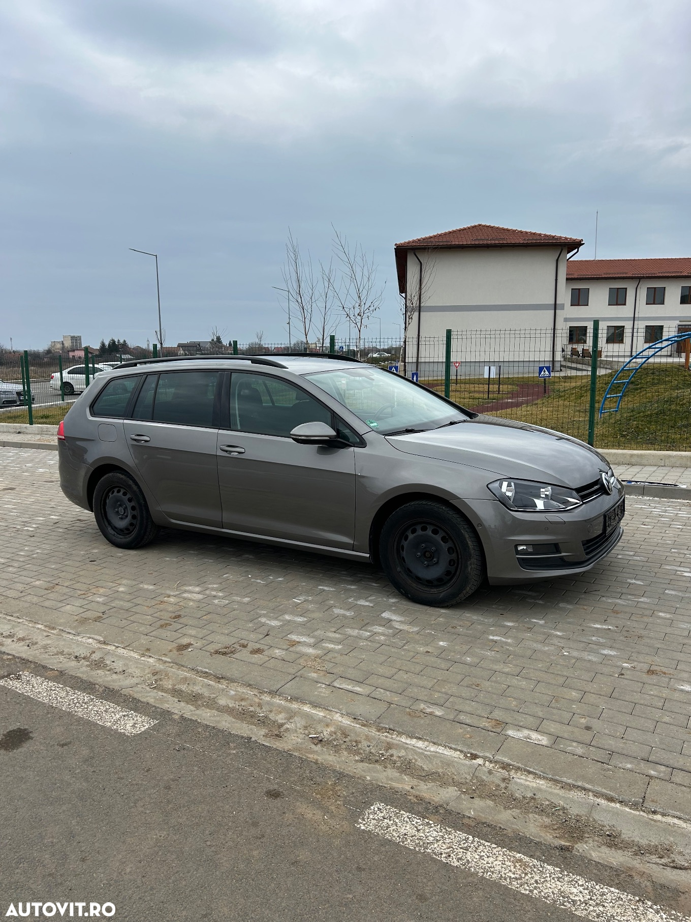 Volkswagen Golf 1.6 TDI DPF DSG BlueMotion Technology Comfortline - 2
