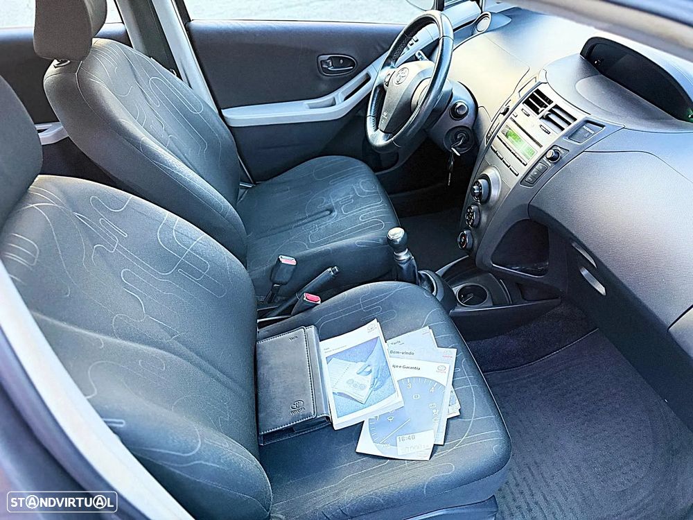 Toyota Yaris 1.0 VVT-i AC Manual - 10