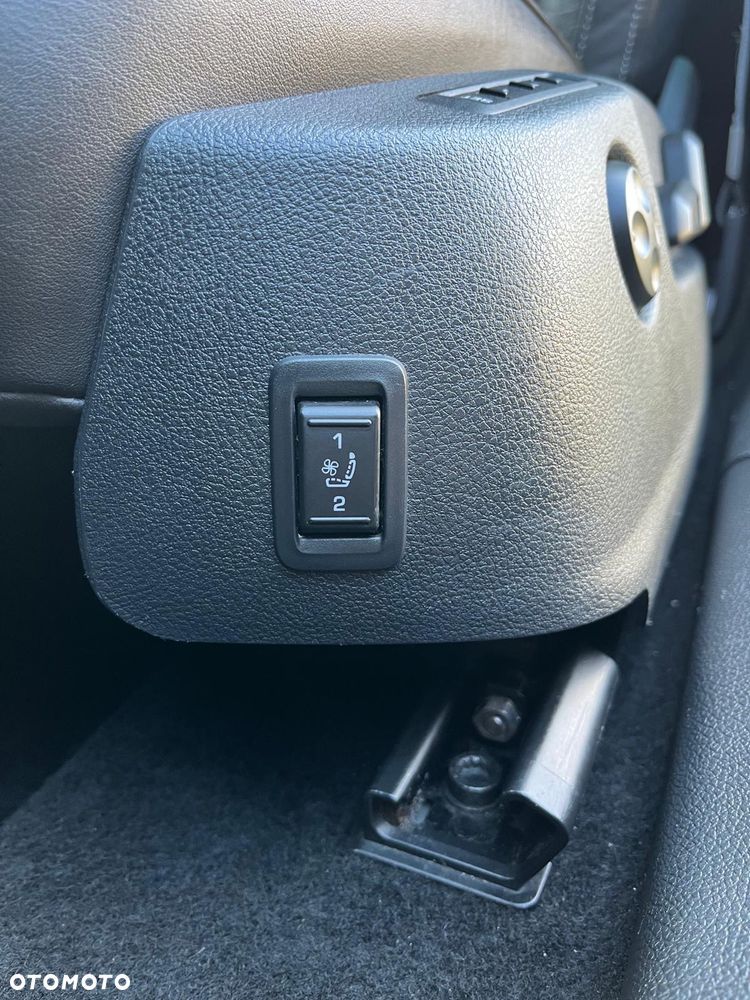 Skoda Superb 2.0 TDI Elegance DSG - 24