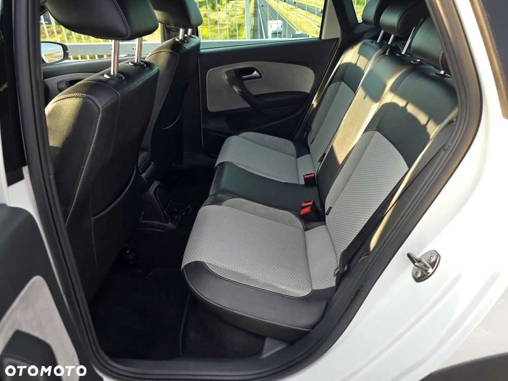 Volkswagen Polo 1.2 TSI Cross Urban White - 21