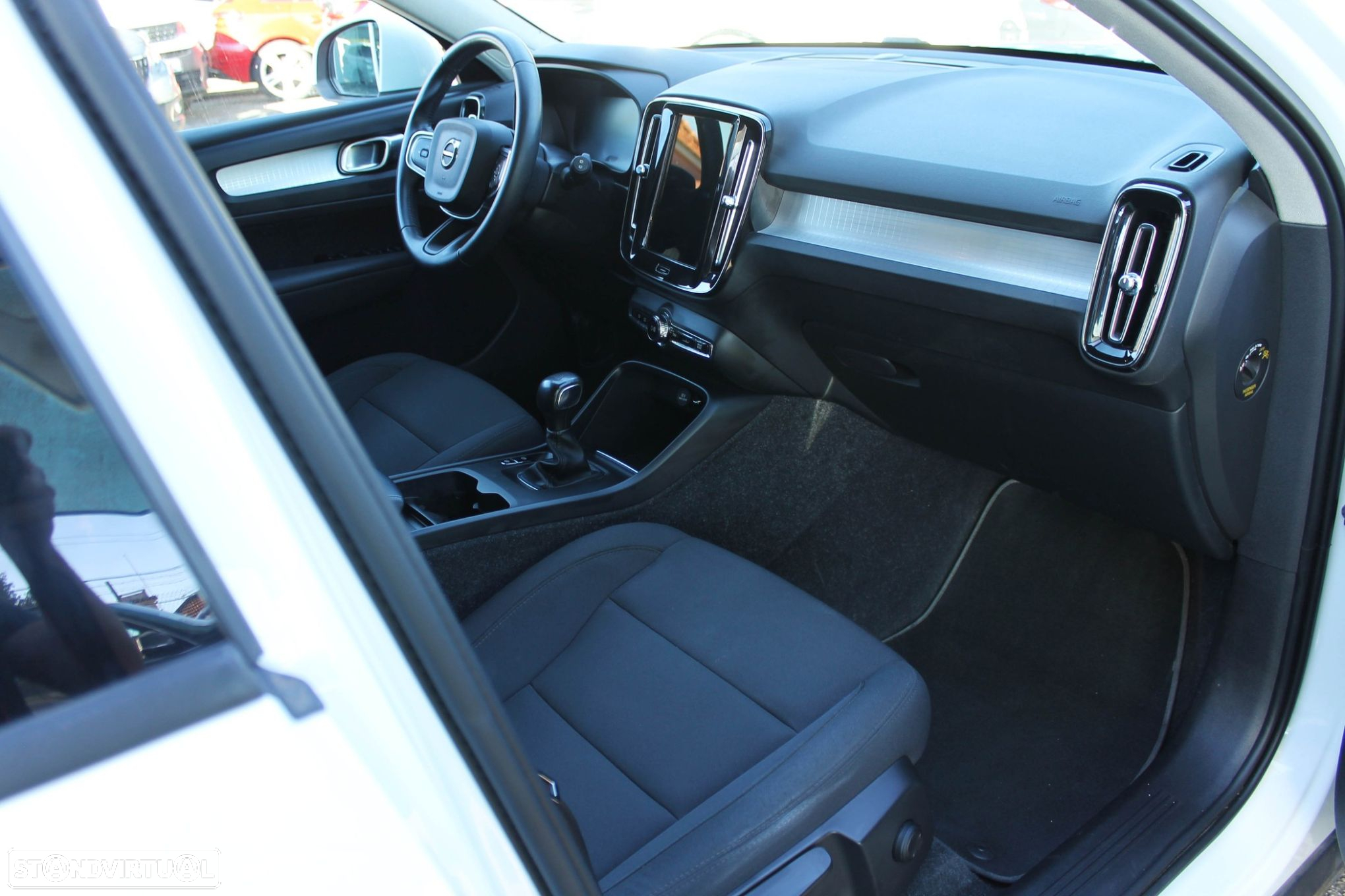 Volvo XC 40 1.5 T2 Momentum Core - 24