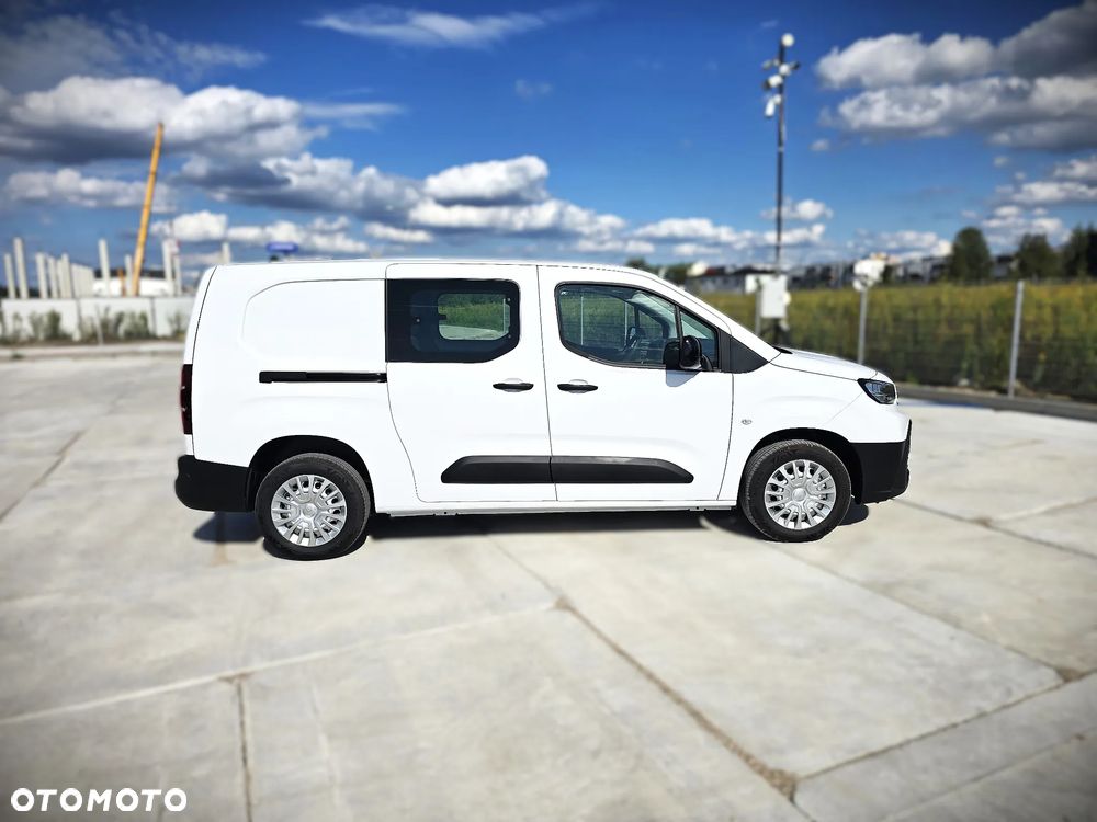 Toyota Furgon Brygadowy Long podwójne drzwi boczne - 2
