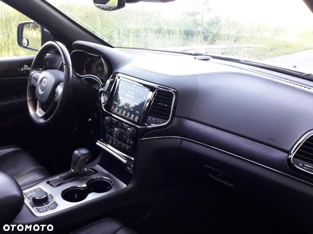 Jeep Grand Cherokee - 10