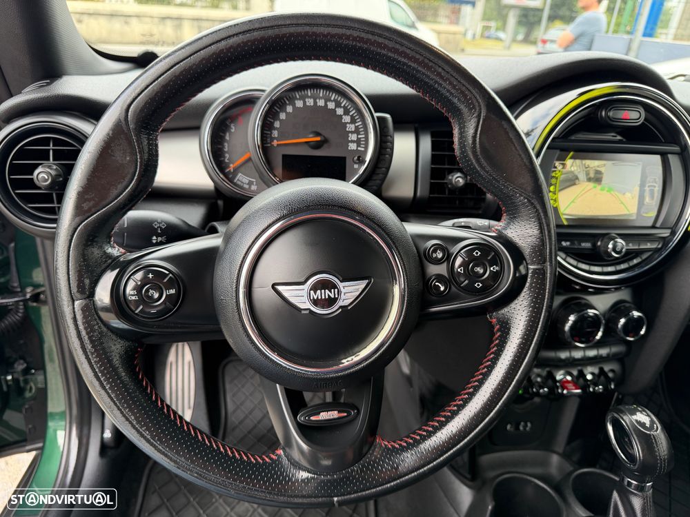 MINI 3 Portas Cooper D Auto - 23