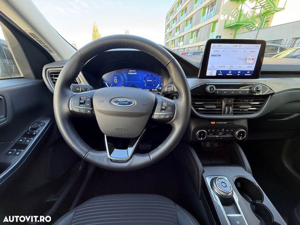 Ford Kuga 2.0 TDCi 2x4 Aut. Cool & Connect - 24