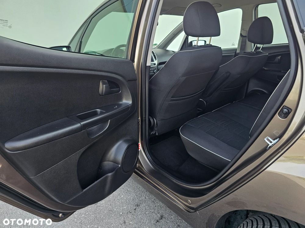 Kia Venga 1.6 CVVT Automatik Platinum Edition - 11