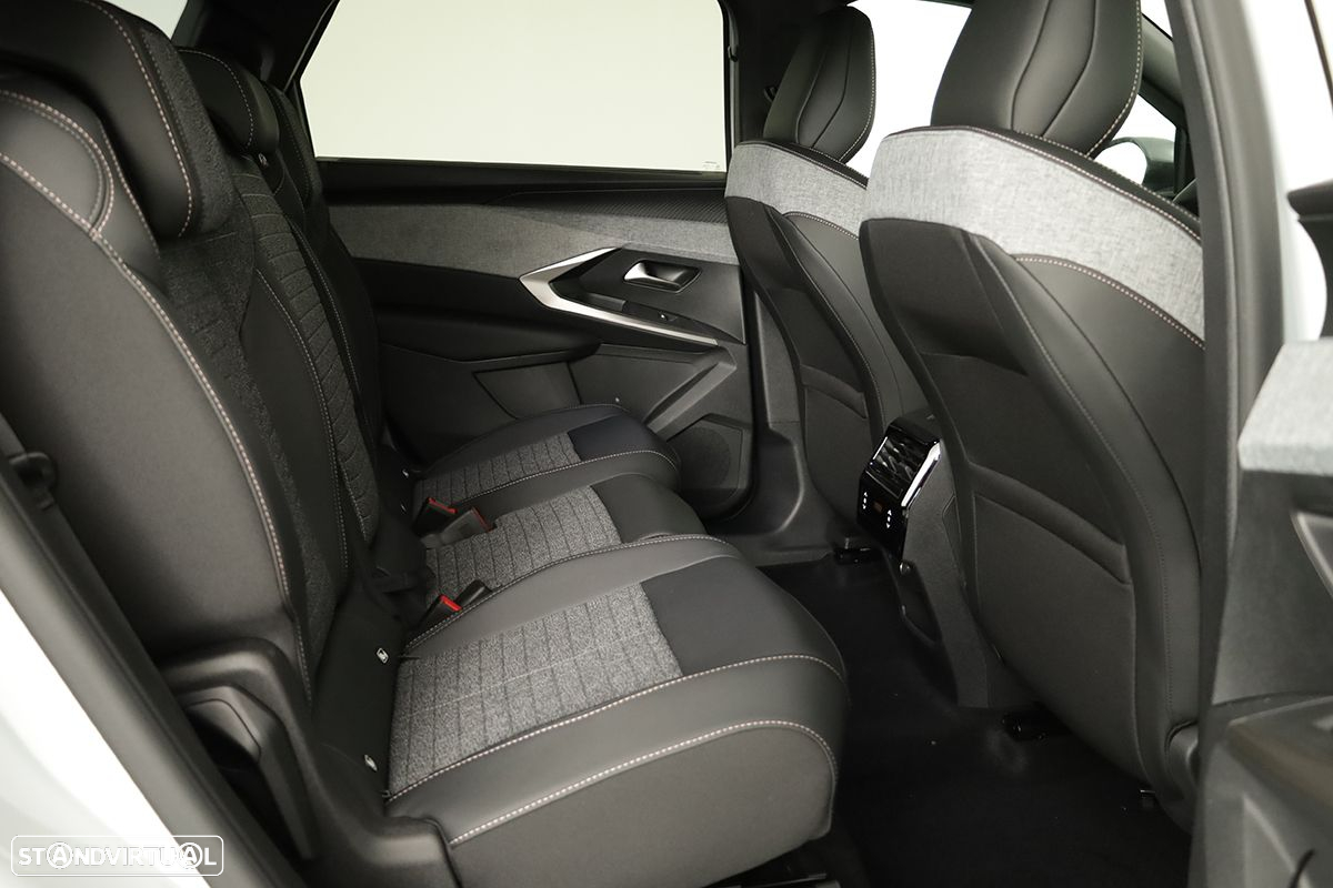 Peugeot 5008 1.2 Hybrid Allure e-DCS6 - 19