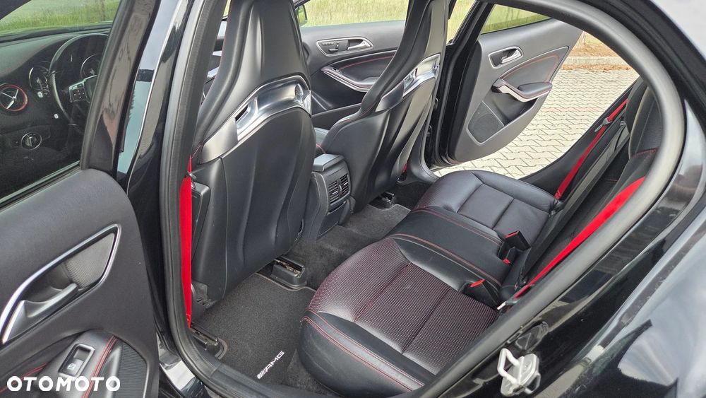 Mercedes-Benz GLA 45 AMG 4-Matic - 28
