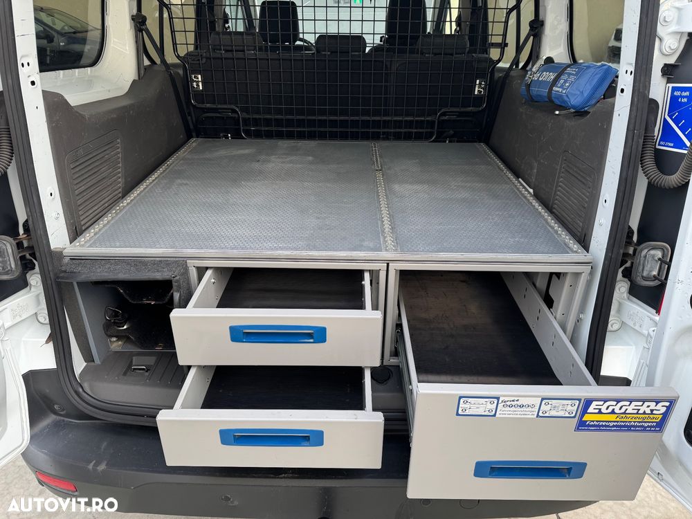 Ford Transit Connect - 23