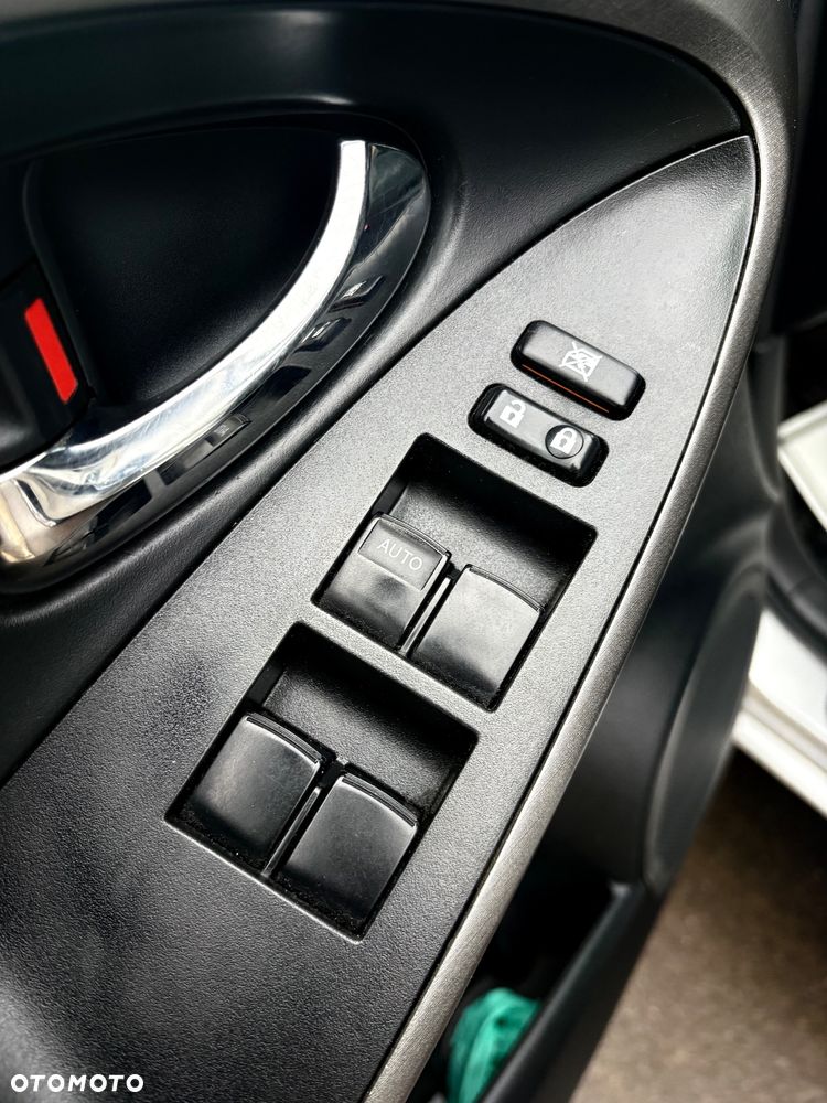 Toyota RAV4 2.2 D-4D Prestige - 25