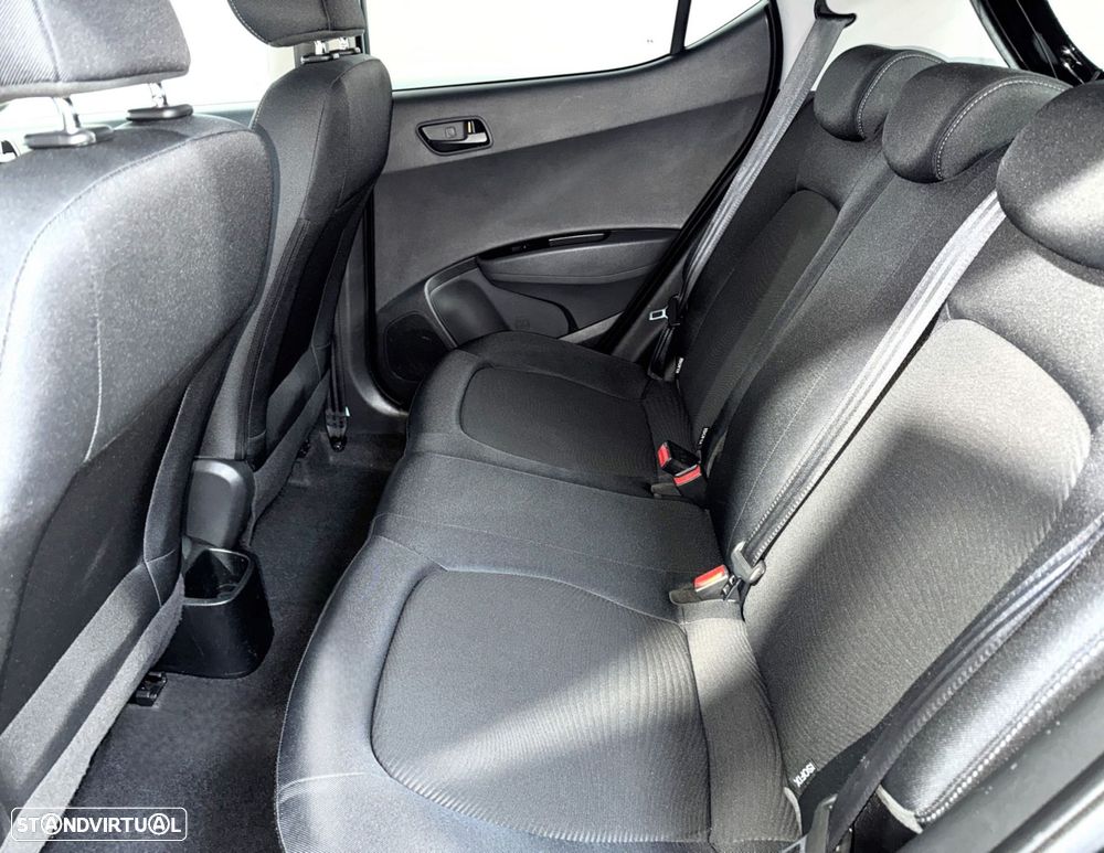 Hyundai i10 1.0 Urban GPL+Bluet. +Ctrl+Far.Nev.+Led.+Sen.Estac. - 10