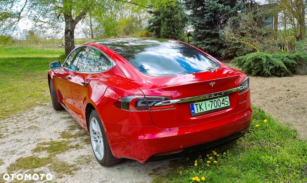 Tesla Model S - 12