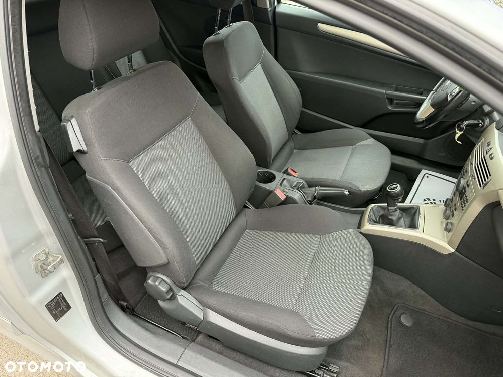 Opel Astra 1.6 Cosmo - 19