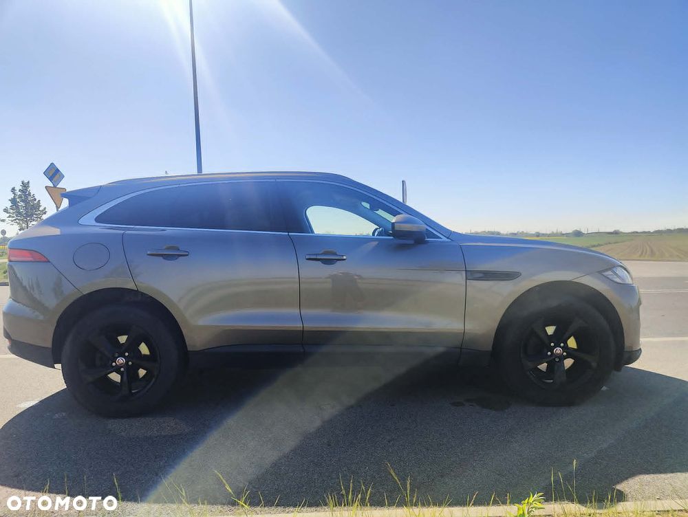 Jaguar F-Pace - 7