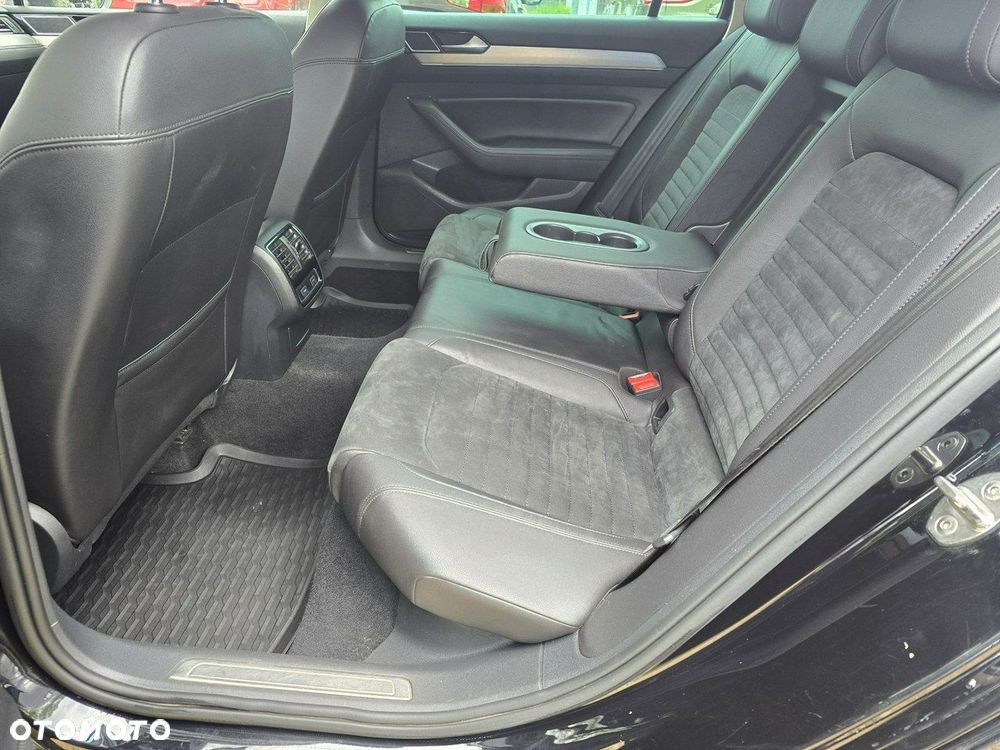 Volkswagen Passat - 13