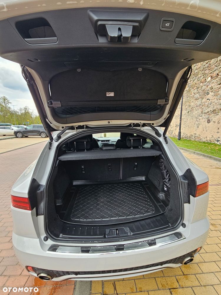 Jaguar E-Pace 2.0 i4D AWD R-Dynamic - 17