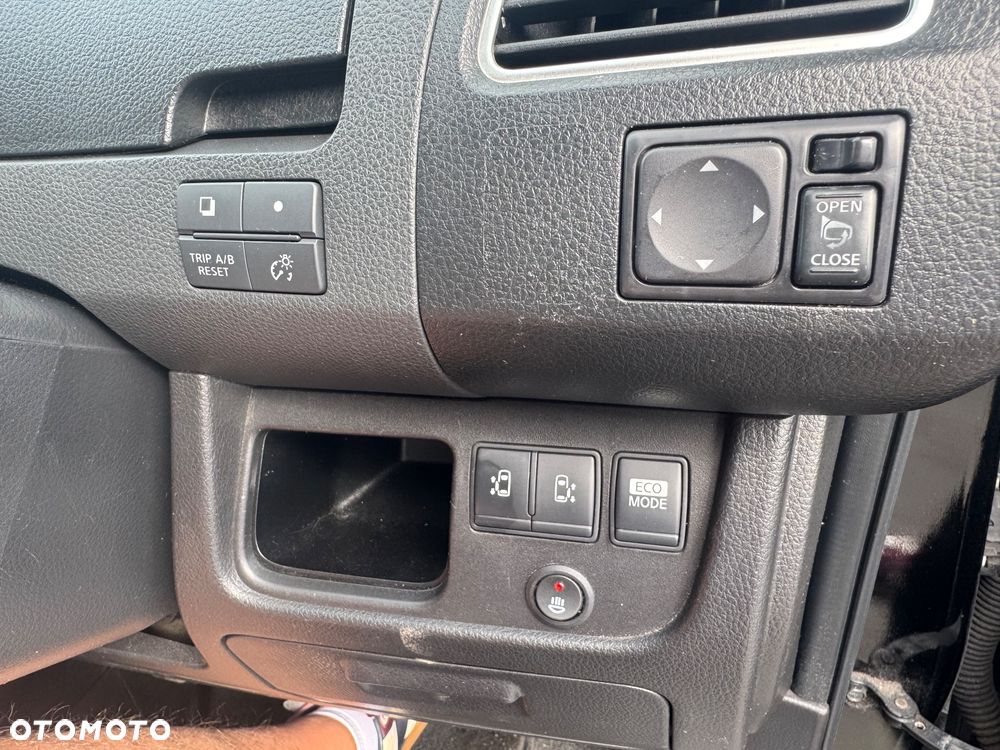 Nissan Serena - 21