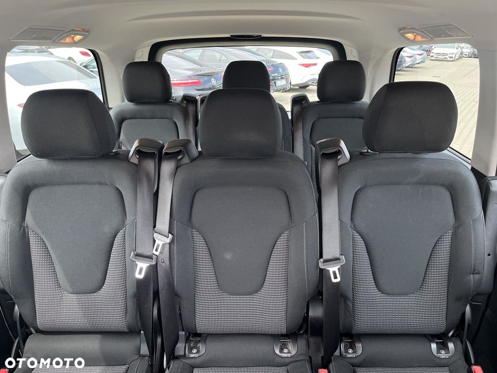 Mercedes-Benz Klasa V - 21