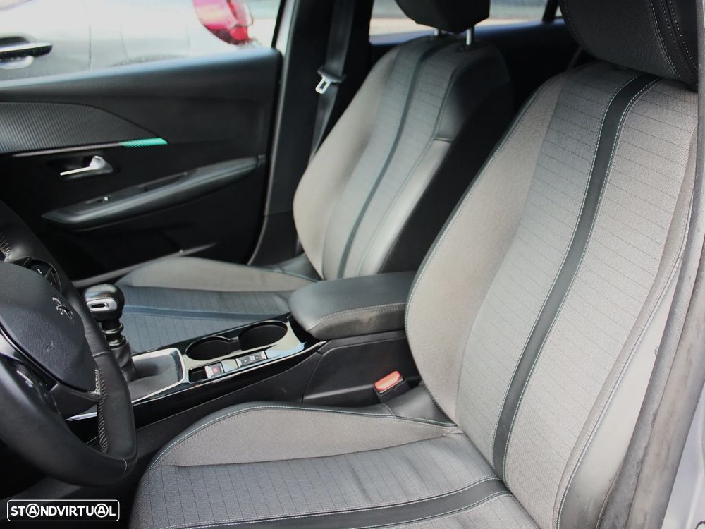 Peugeot 208 1.2 PureTech Allure - 29