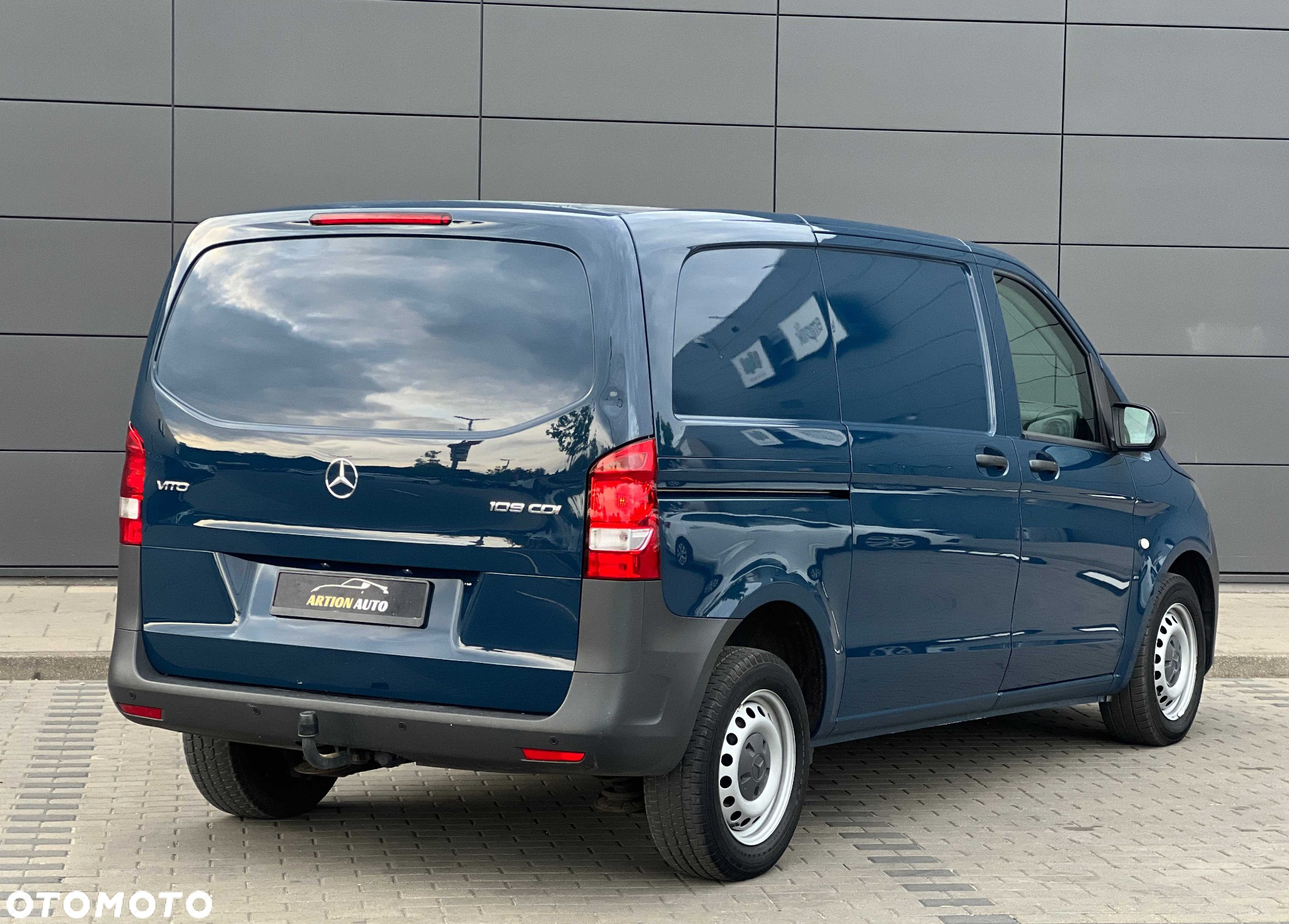 Mercedes-Benz VITO 109 - 6