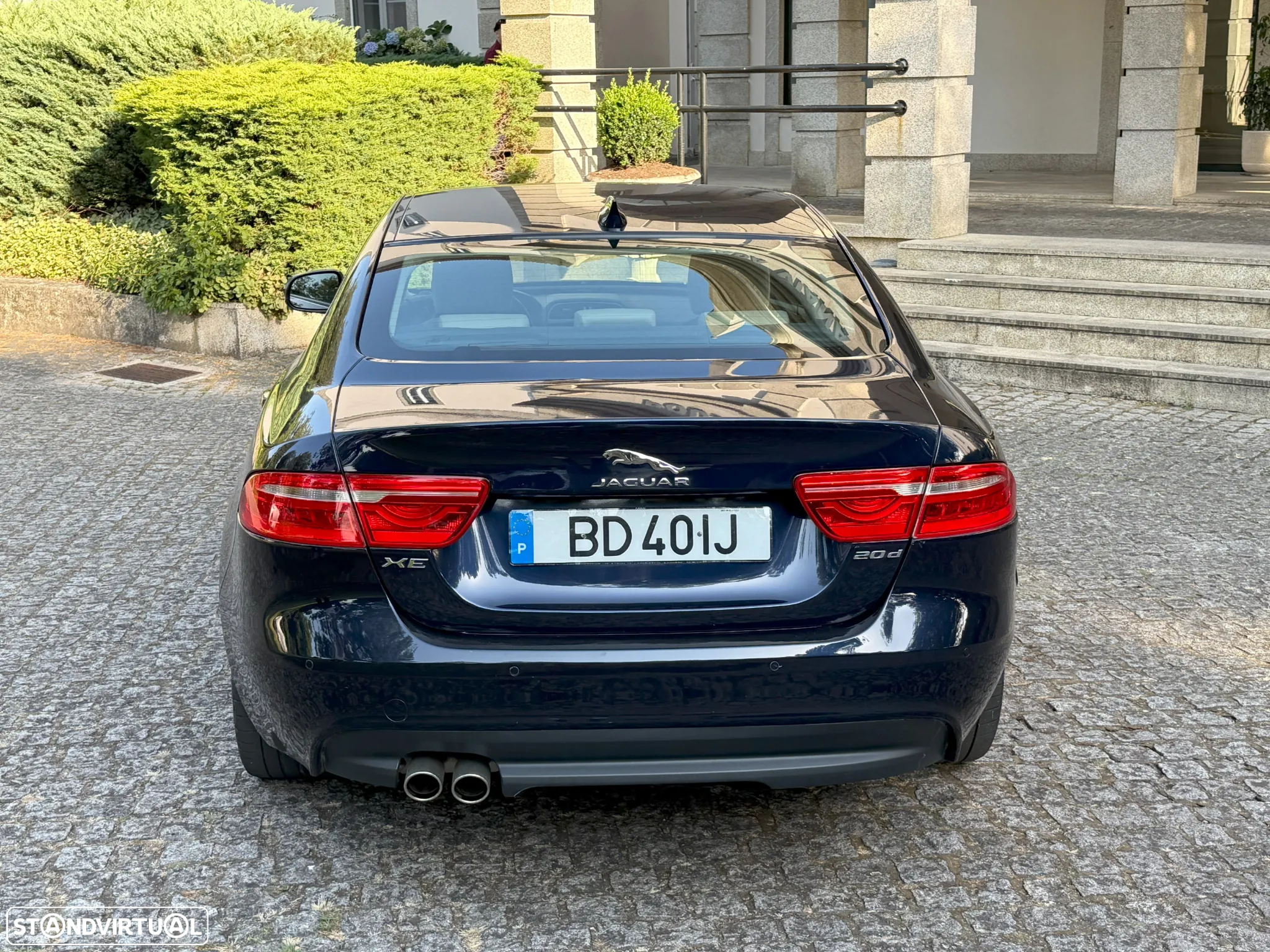 Jaguar XE 2.0 D SE - 6