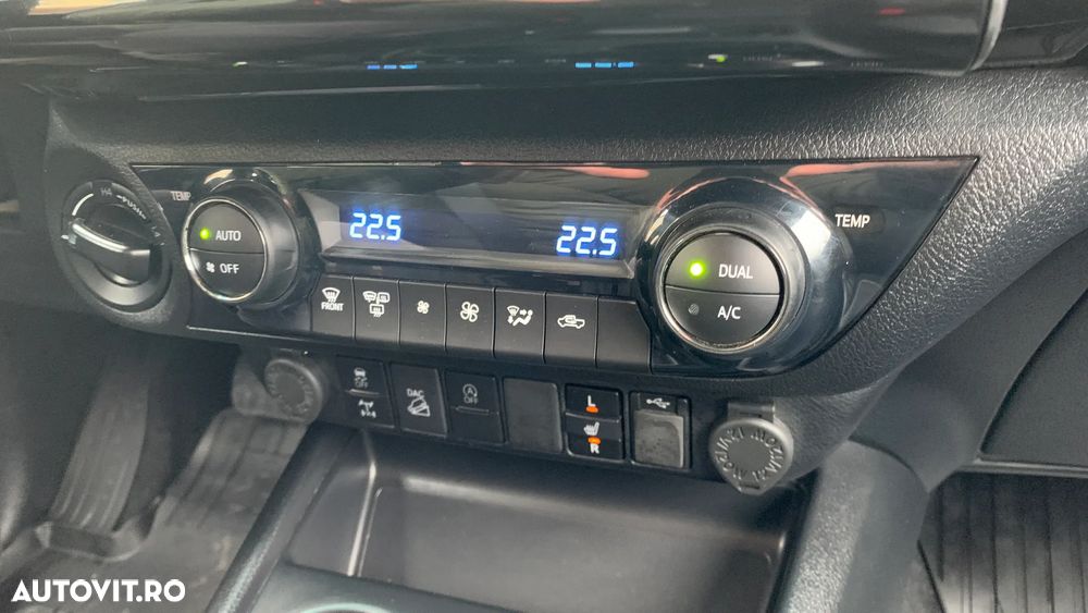 Toyota Hilux 2.8D 204CP 4x4 Double Cab AT Invincible Color Edition - 14