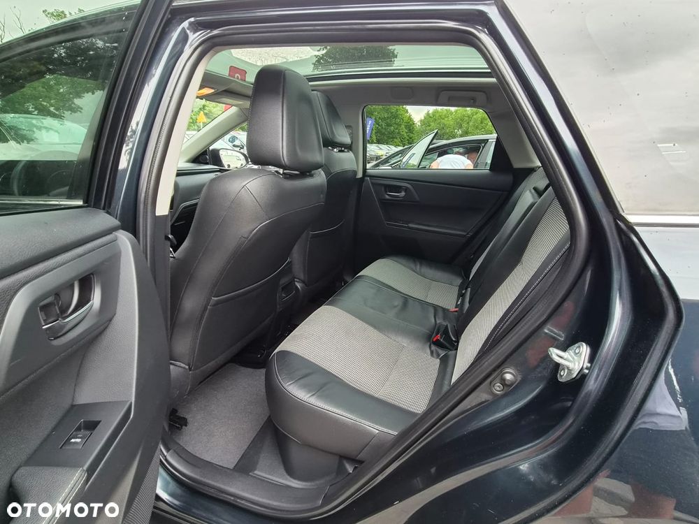 Toyota Auris 1.8 VVT-i Automatik Life Plus - 24