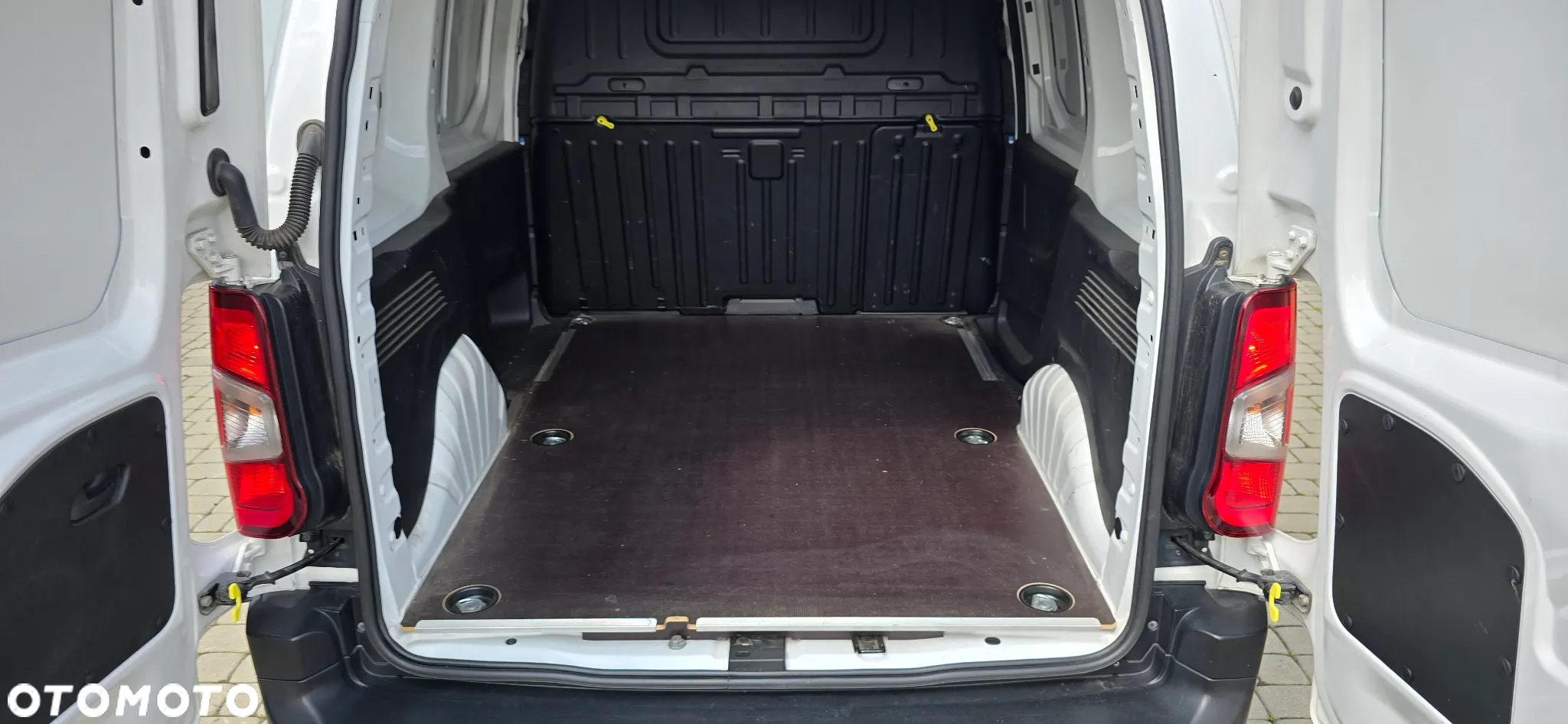 Toyota PRO ACE - 19