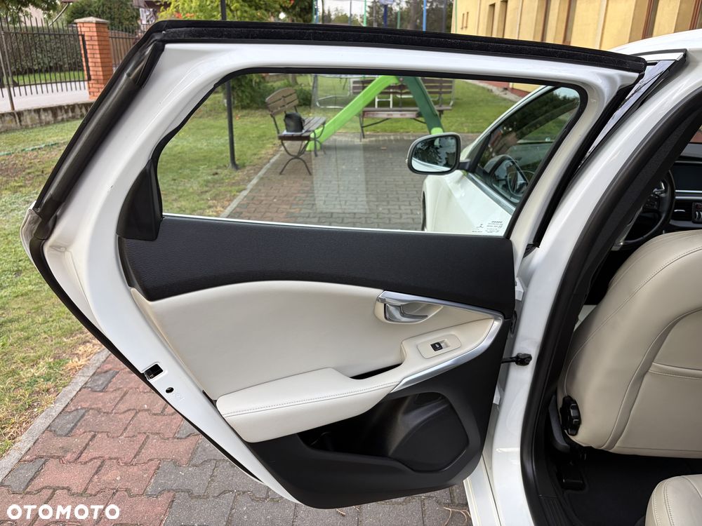 Volvo V40 D3 Momentum - 22