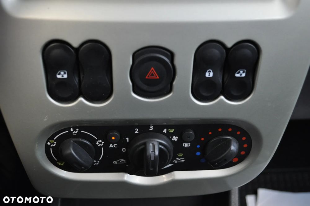 Dacia Sandero 1.6 Laureate BL - 27