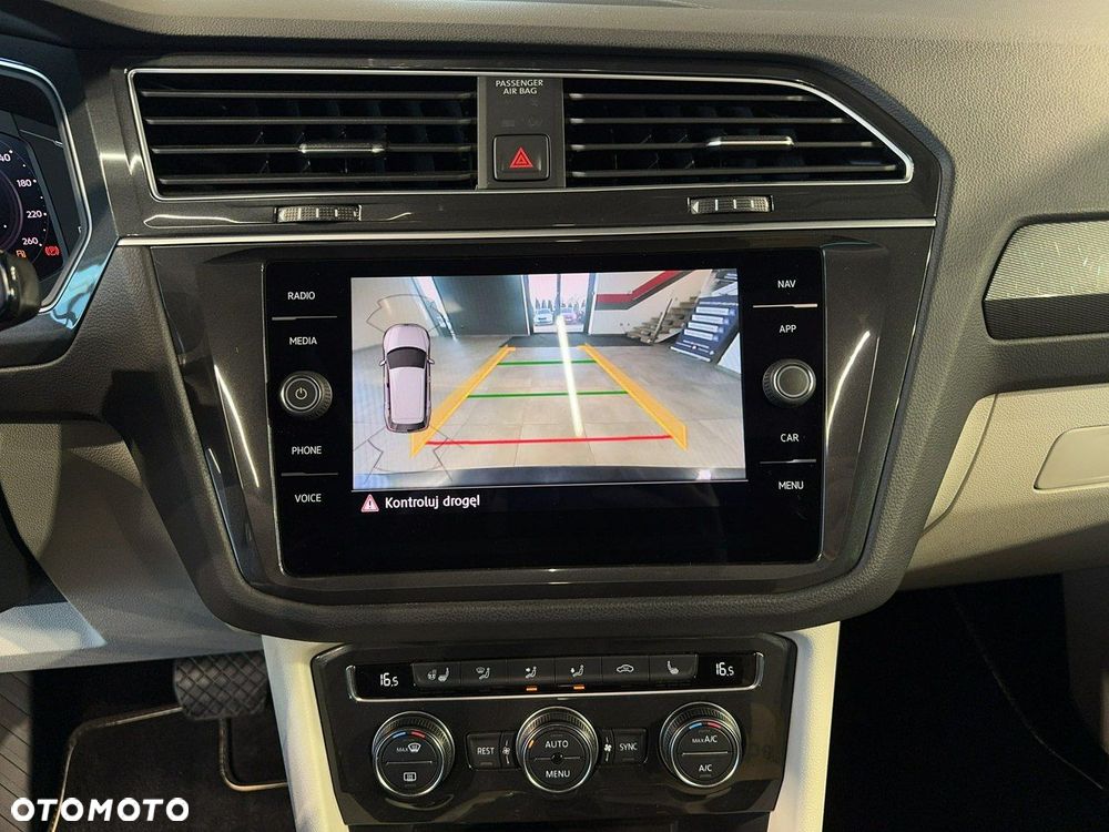 Volkswagen Tiguan - 27