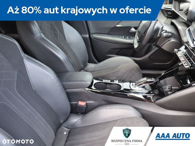 Peugeot 2008 - 11