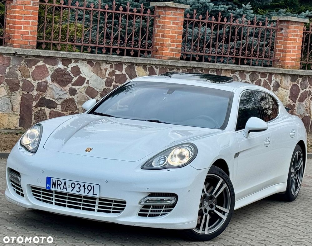 Porsche Panamera - 1