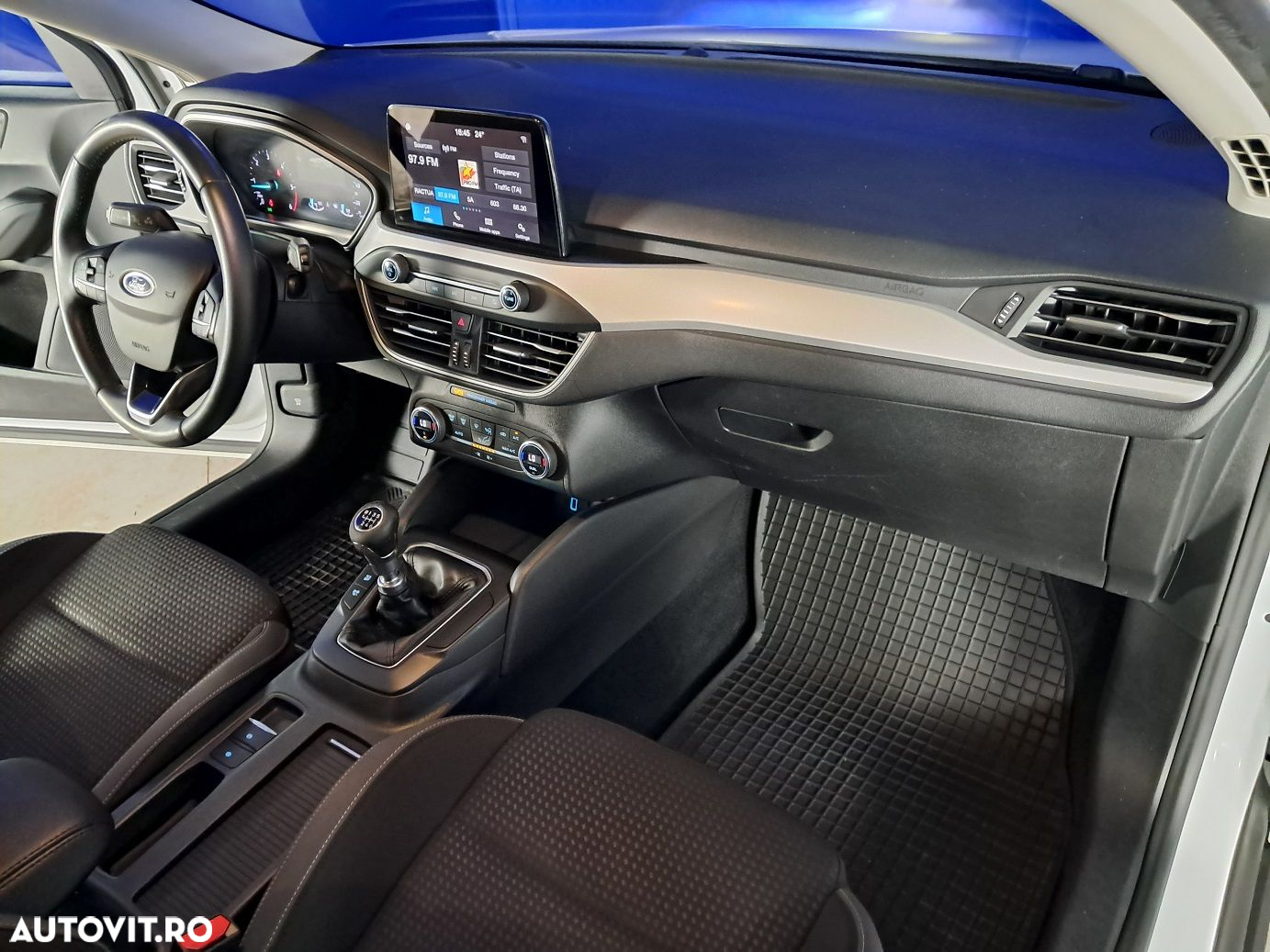 Ford Focus - 17