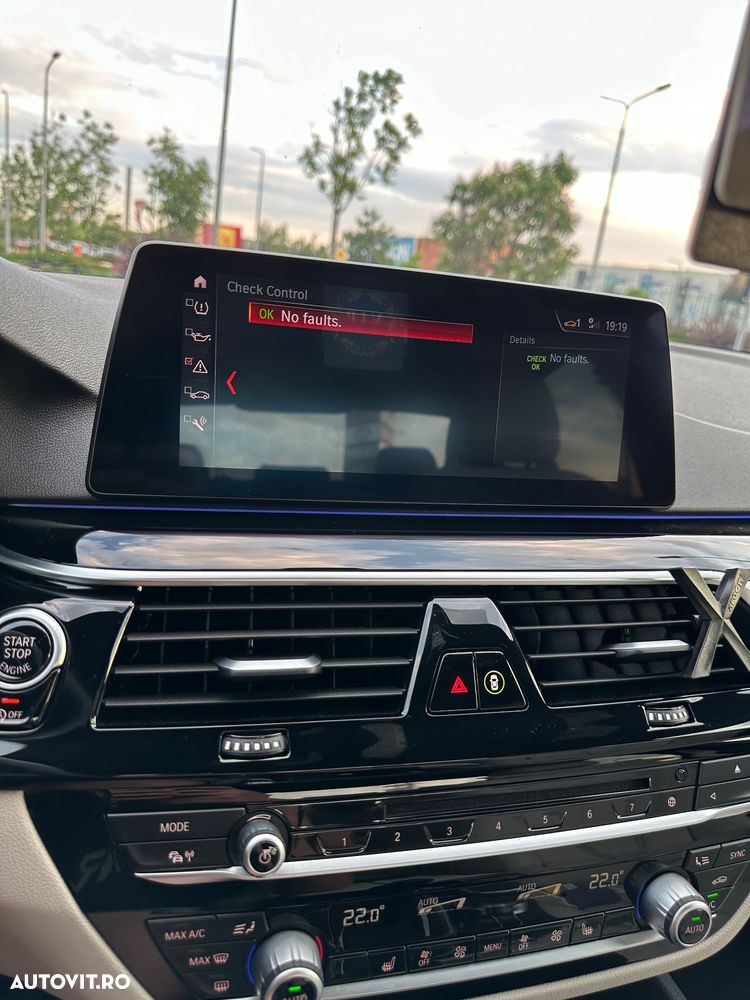 BMW Seria 5 520i AT - 6