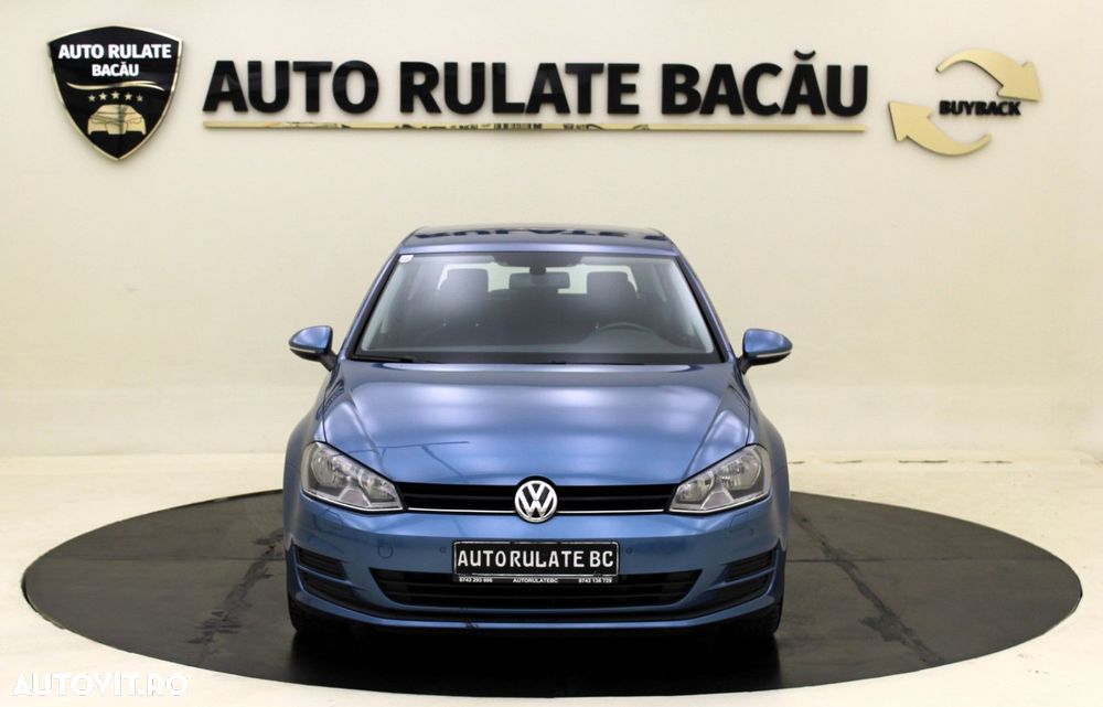 Volkswagen Golf - 10