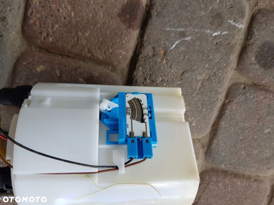 Kia Sorento II 2.4 Pompa Paliwa - 3