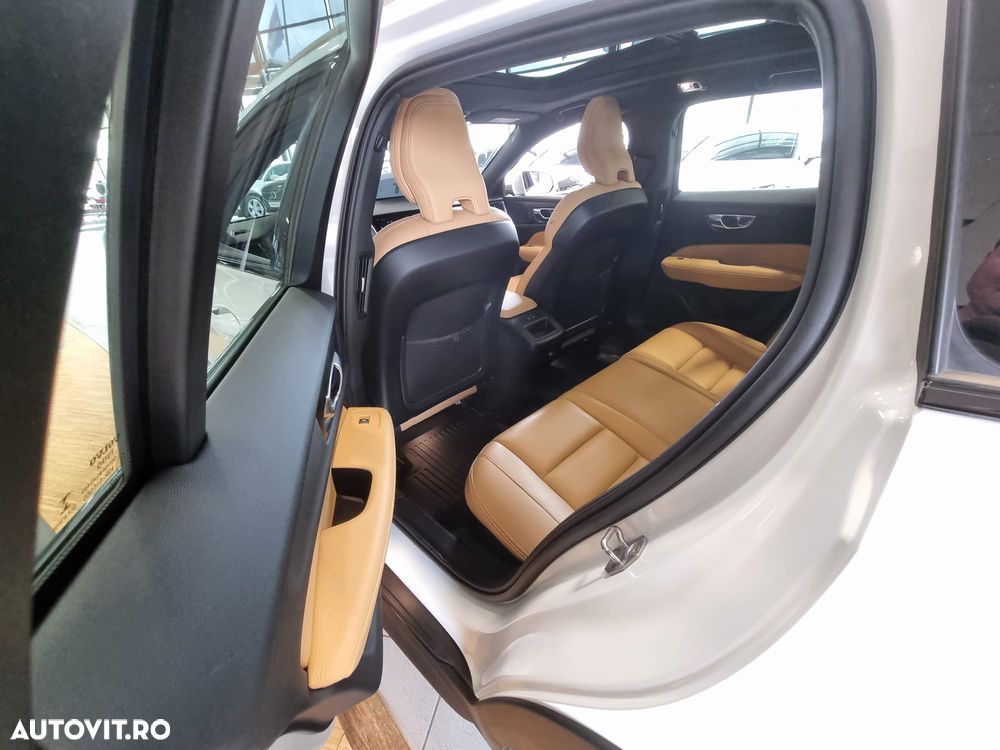 Volvo V60 D4 AWD Momentum Pro - 4